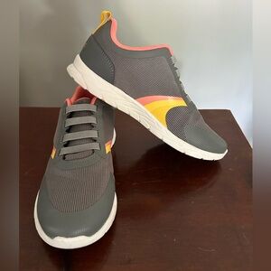 Women’s Vionic Layla shoes size 9